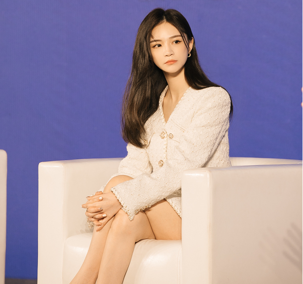 第一网红改命史她花58万挤进马云朋友圈如今年入超30亿