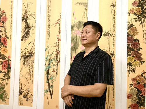 艺术简介苏立忱,字艺墨,号苦瓜散人,十三草堂,1968年生于辽宁西丰