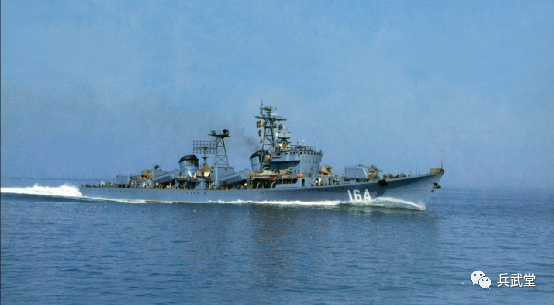 新桂林号导弹驱逐舰图片