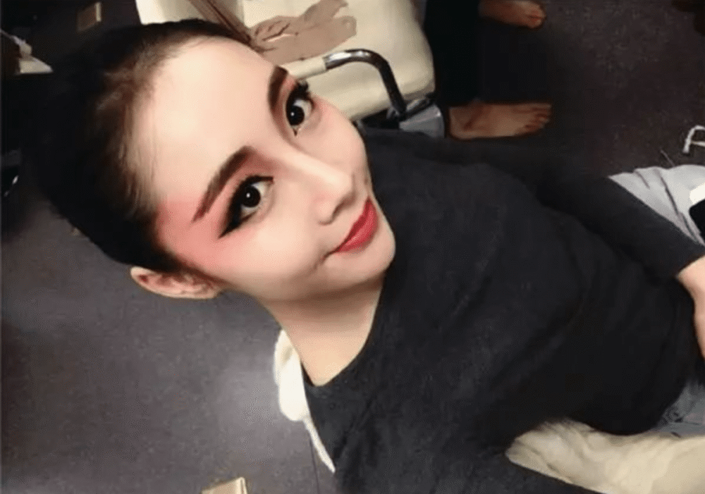 霍尊女友公开多年恋情发文两小时男方未回应引调侃