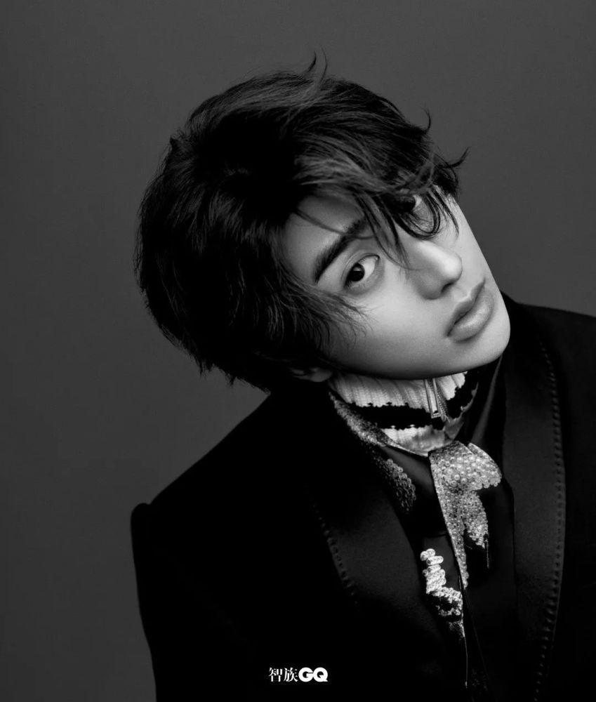 蔡徐坤智族gq2021年8月刊内页大片合集