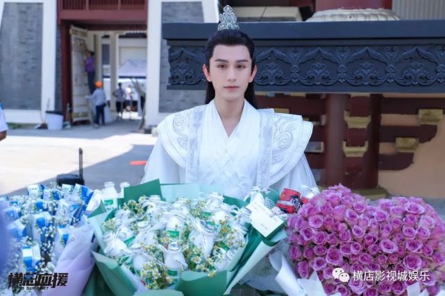 朱赞锦新剧逆天剑神杀青