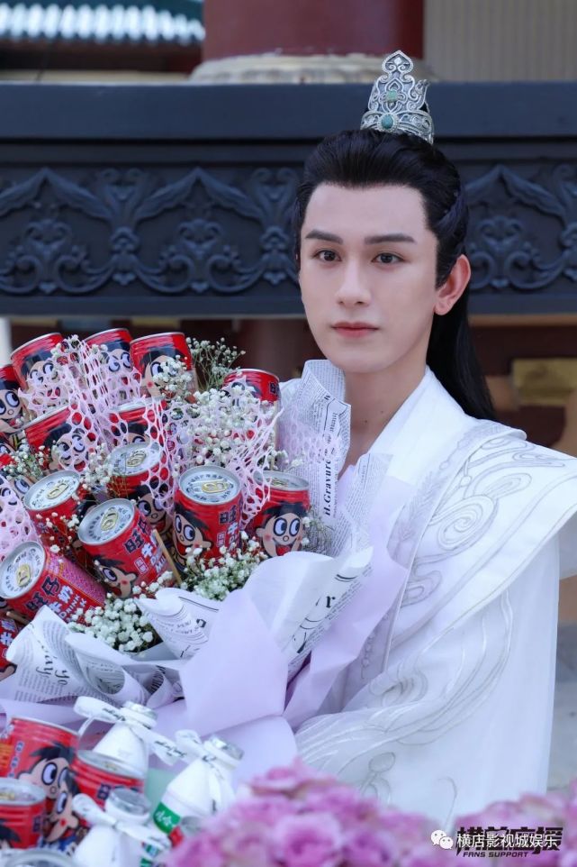 朱赞锦新剧逆天剑神杀青