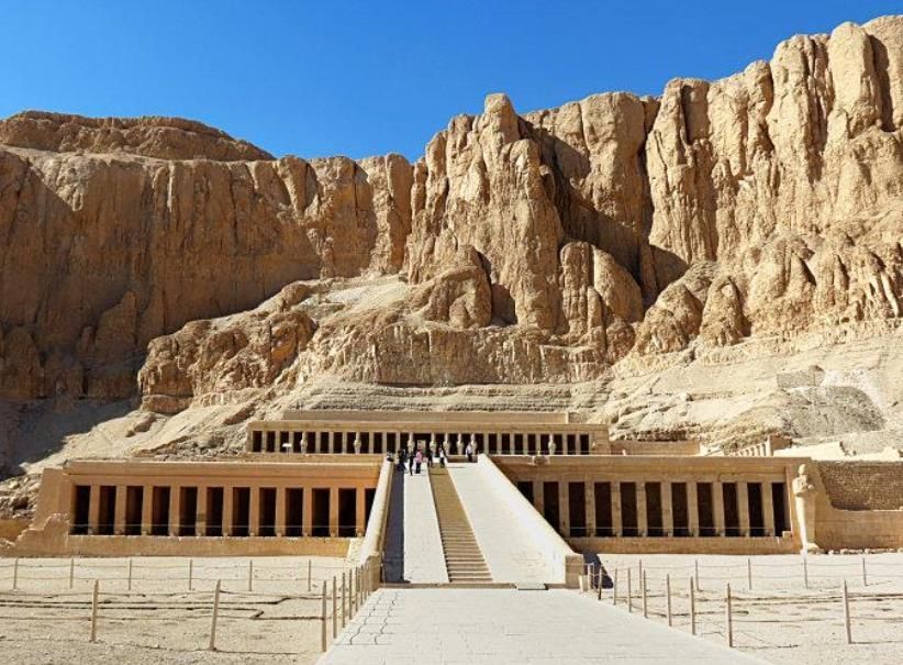 埃及的帝王谷,许多游客称为"坑人谷",埃及旅游到处是坑