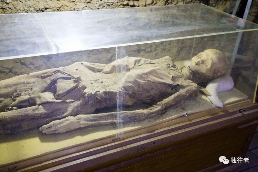 堪舆埃及的木乃伊相媲美的千年干尸阿斯塔纳古墓群