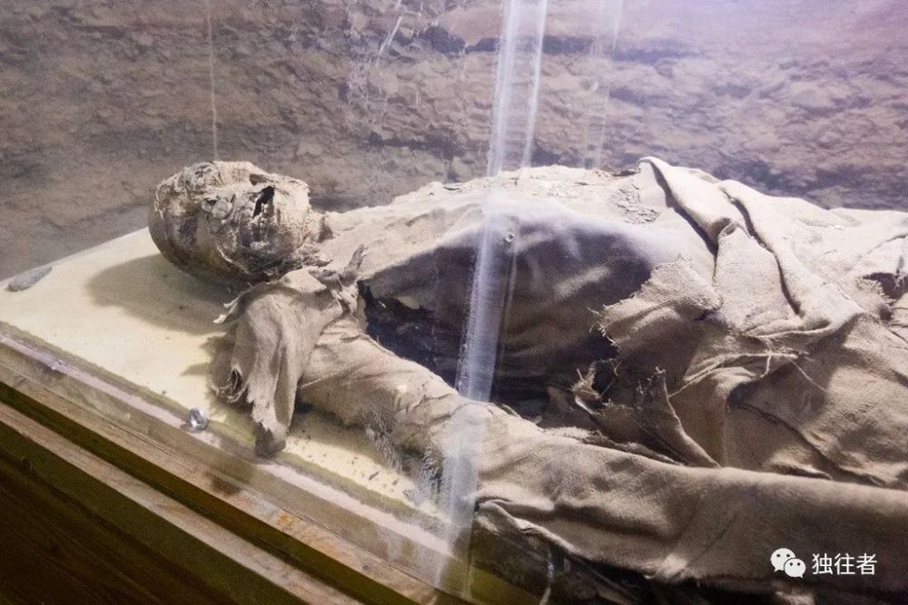 堪舆埃及的木乃伊相媲美的千年干尸阿斯塔纳古墓群