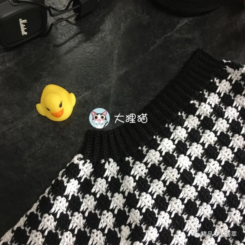 精致大牌的"千鸟格"小背心的详细织法教程