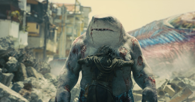 古恩导演在电影里加入二代捕鼠者一角,通过她和父亲的对话加深了对