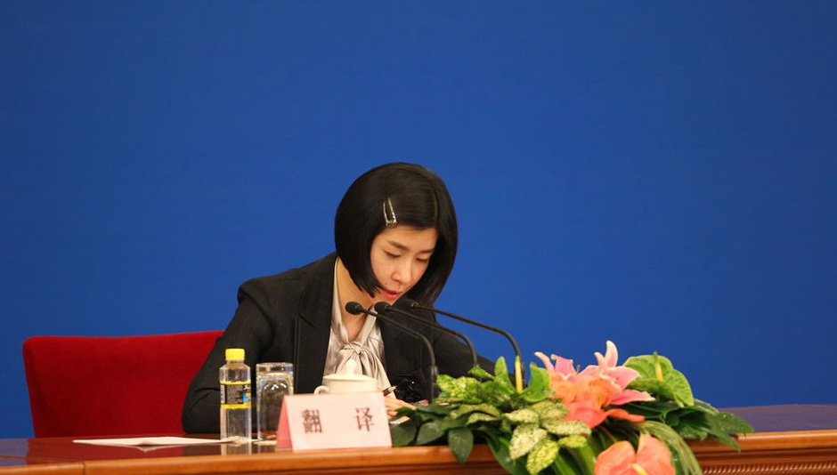 年轻人值得追的星外交部女翻译官因一句话火了颜值实力都在线