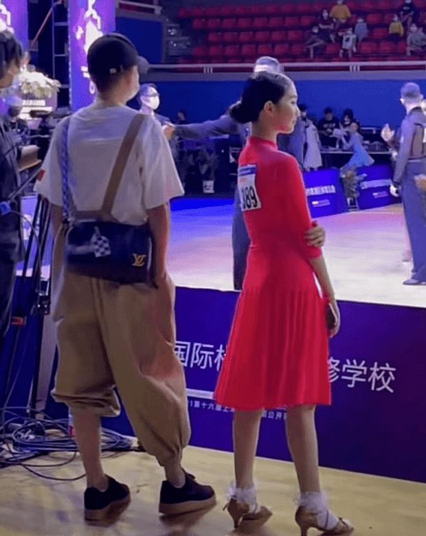 周一见 过去7年 姚笛已结婚复出文章戏份却被删 他可怜吗 全网搜