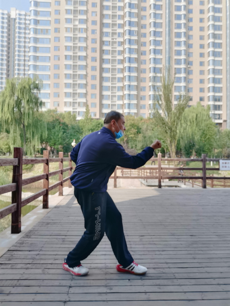 传统武术形意拳横拳的练法