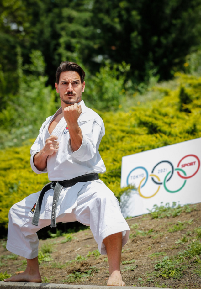 西班牙空手道选手圈粉无数:五官立体如漫画人物,担任过航空工程师