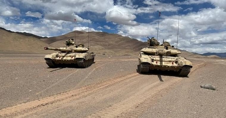 想嚇唬誰 印媒叫囂 印軍坦克團在距中國邊境僅數十公里的地方演練進攻作戰 中國熱點