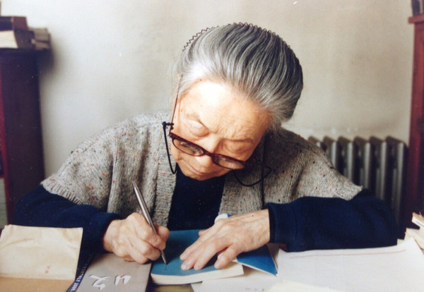 杨绛女士为何被尊称为先生先生一词有何学问