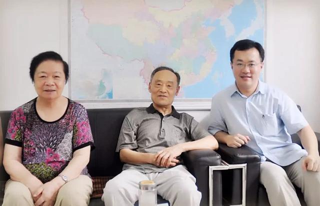 聂力的父亲更不用说了,那可是一位当之无愧的开国大元帅.