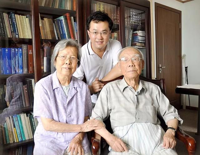 在苏联留学期间,聂力遇见了那位与她志同道合并相伴一生的人,丁衡高.