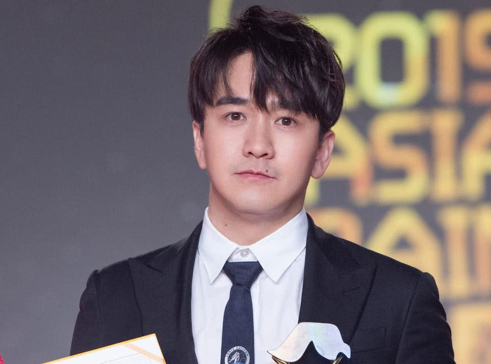 浙江卫视知名导演吴彤晒出合照,沉痛悼念于月仙.