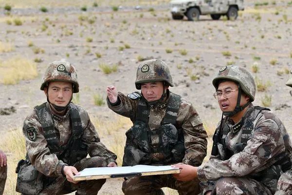 曾文龍主動聯合戰區空軍,戰略支援部隊等軍兵種專業力量和電子對抗