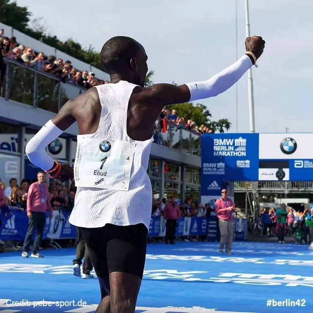 世界马拉松传奇—基普乔格_腾讯新闻