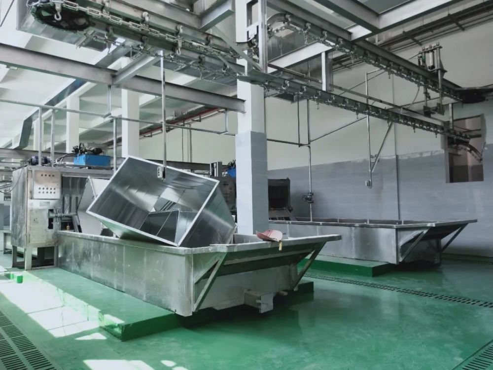 运行无害化处理车间完工后均全部安装好生产车间内的屠宰设备以及消防