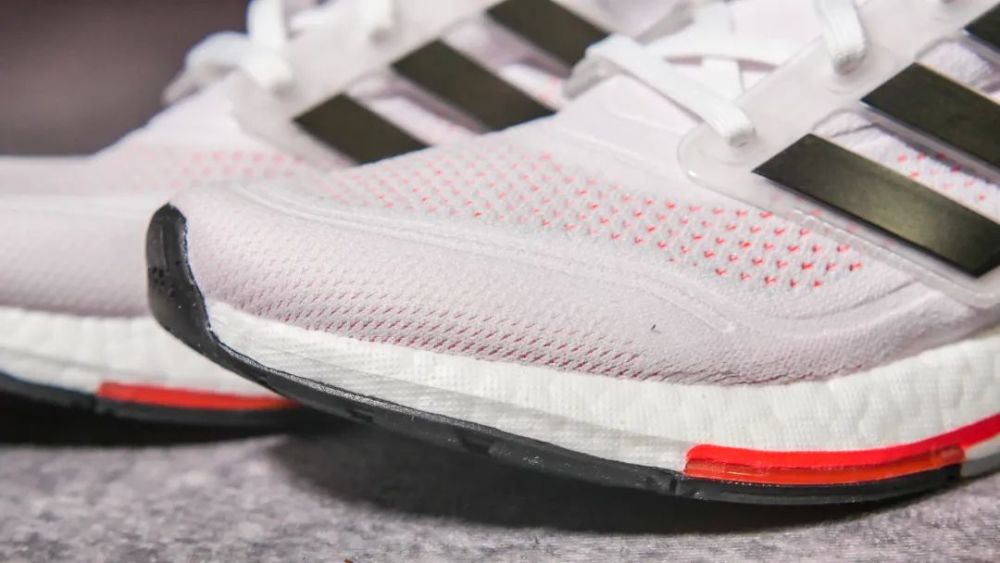 历经七代的旗舰跑鞋必备通勤出街款的ultraboost21开箱