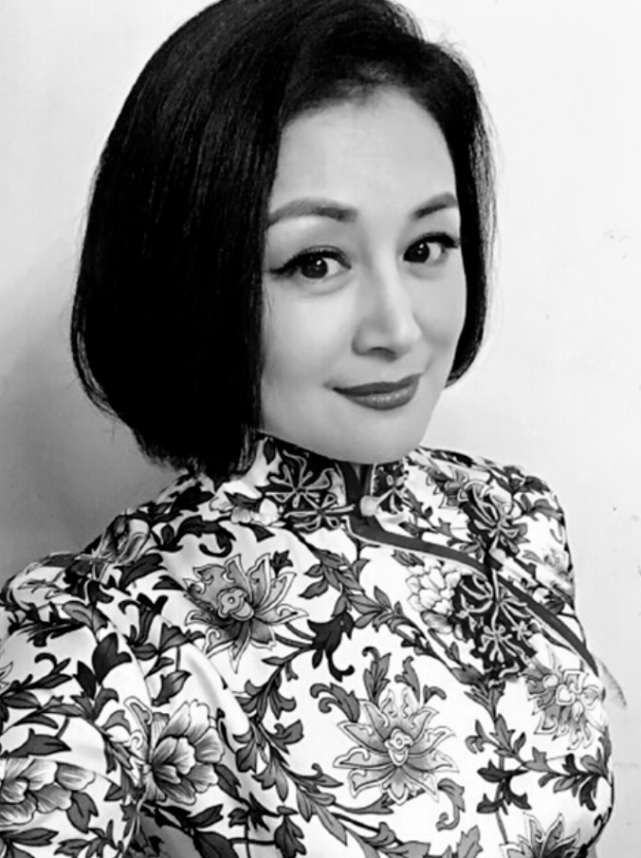 她曾出演过老版《水浒传》《书剑恩仇录》,不过,她扮演的《乡村爱情》