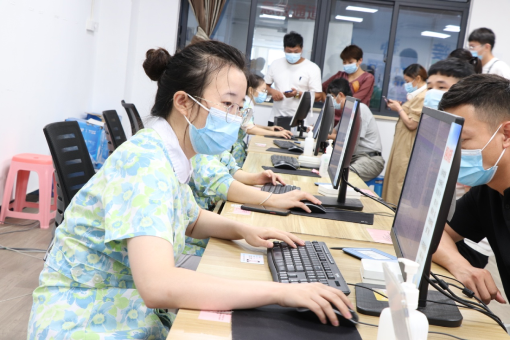 包含西苑医院全程代诊含挂号疫苗接种全程代办陪同，准时接种不拖延的词条