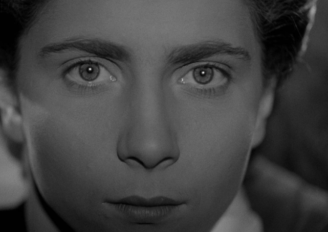 很多言语不需要说出来,却可以用眼神表达清楚|沉静如海|男主角