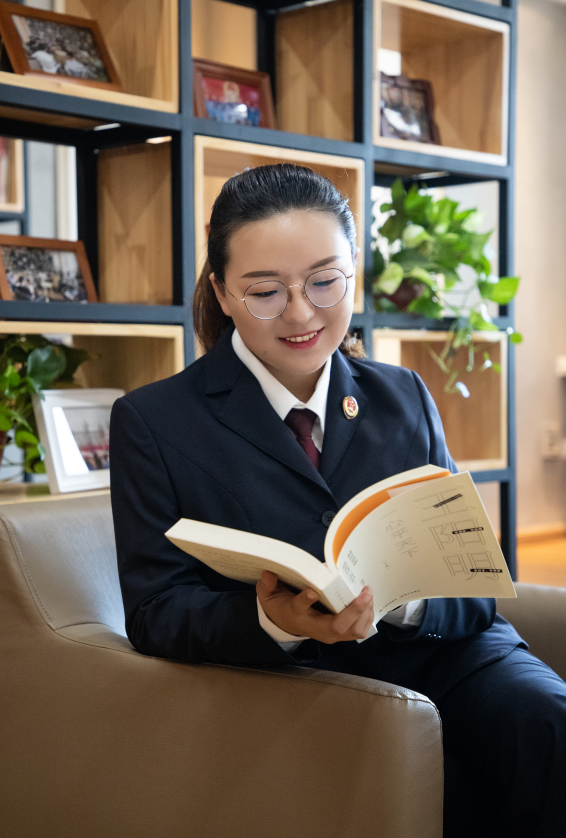 政治部工作涉及面广,政策性强.