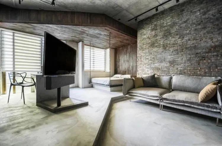 选什么装修风格不好90后小伙把家装成赤贫风感觉像是收废品