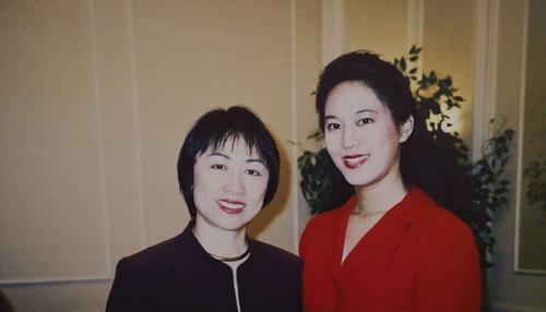 16年前,36岁的她选择举枪自杀结束生命,曾为30万冤魂奔命