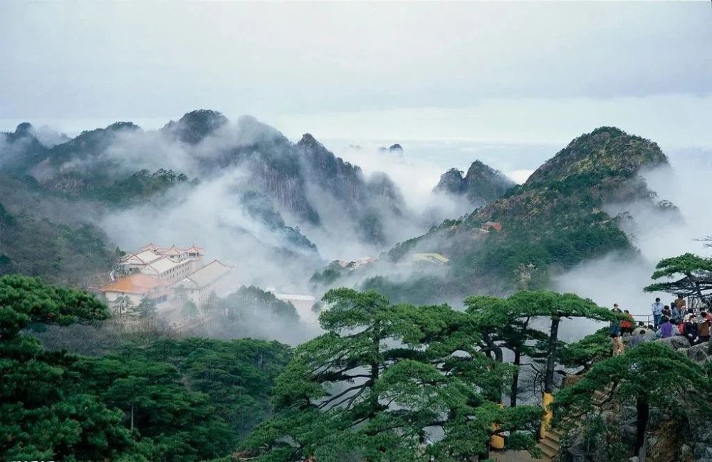 黃山歸來不看嶽五嶽指東嶽泰山西嶽華山南嶽衡山北嶽恆山和中嶽嵩山