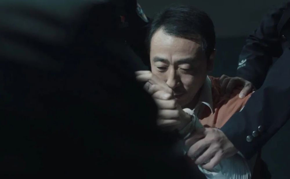 孙红雷张艺兴新剧《扫黑风暴》开播，看完第一集感觉如何？