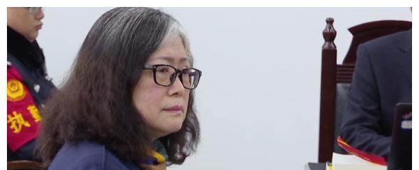 孙小果死刑前两眼含泪:"死刑不死"的他,栽倒在为空姐出头的嚣张里