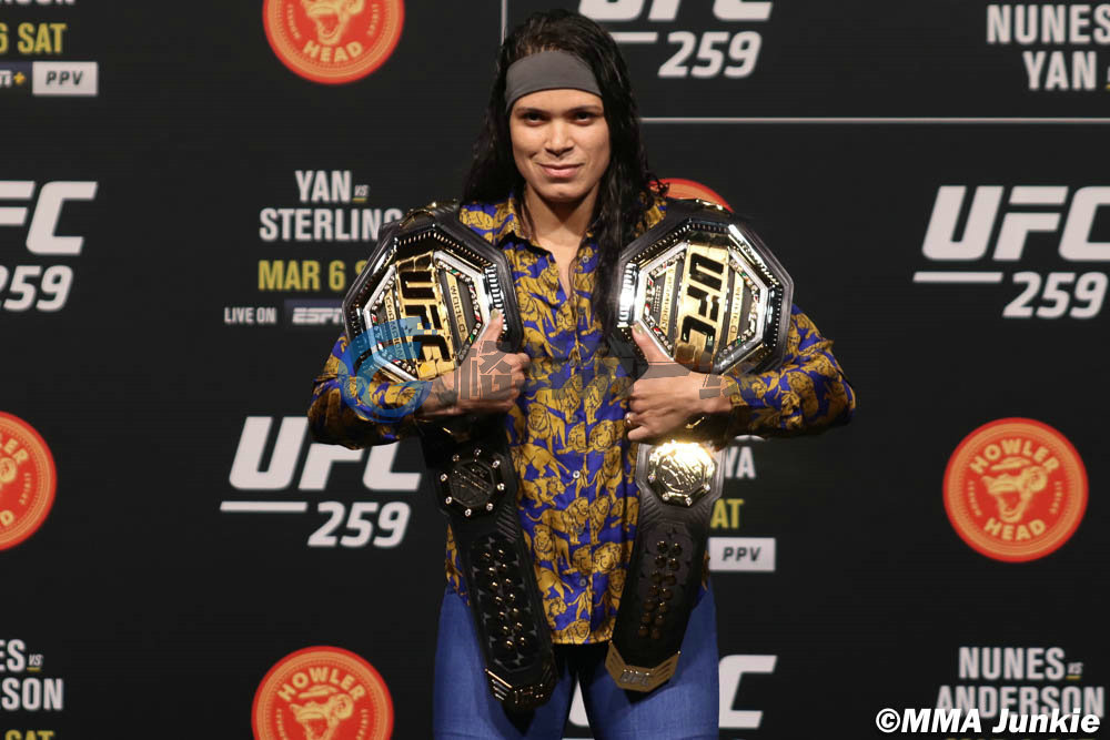 ufc8月10日新闻骨头琼斯对和小战警米欧奇比赛不感兴趣