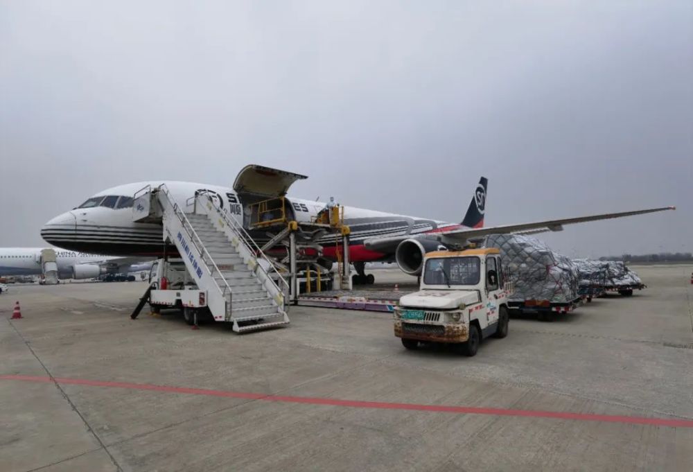 日前,四川航空一架空客a330