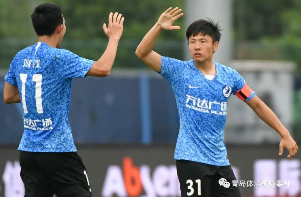 青岛队场均得分已降至中超最低,郑龙连续两轮担纲大连人队长