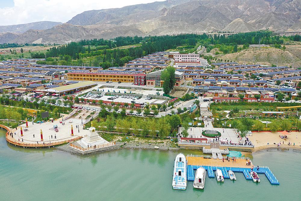 德吉村依托区位优势,积极探索扶贫易地搬迁与乡村振兴