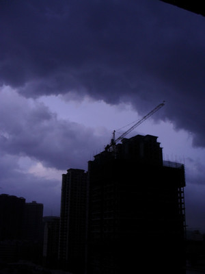 北京昨日上演黑云压城城欲摧画面