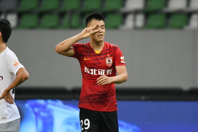 长春亚泰 中超综述：亚泰海港提前进争冠组 青岛平连败纪录