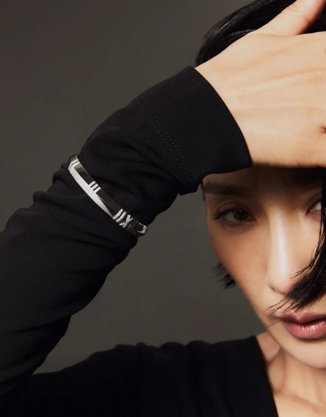 韩星金瑞亨飒爽风格杂志大片