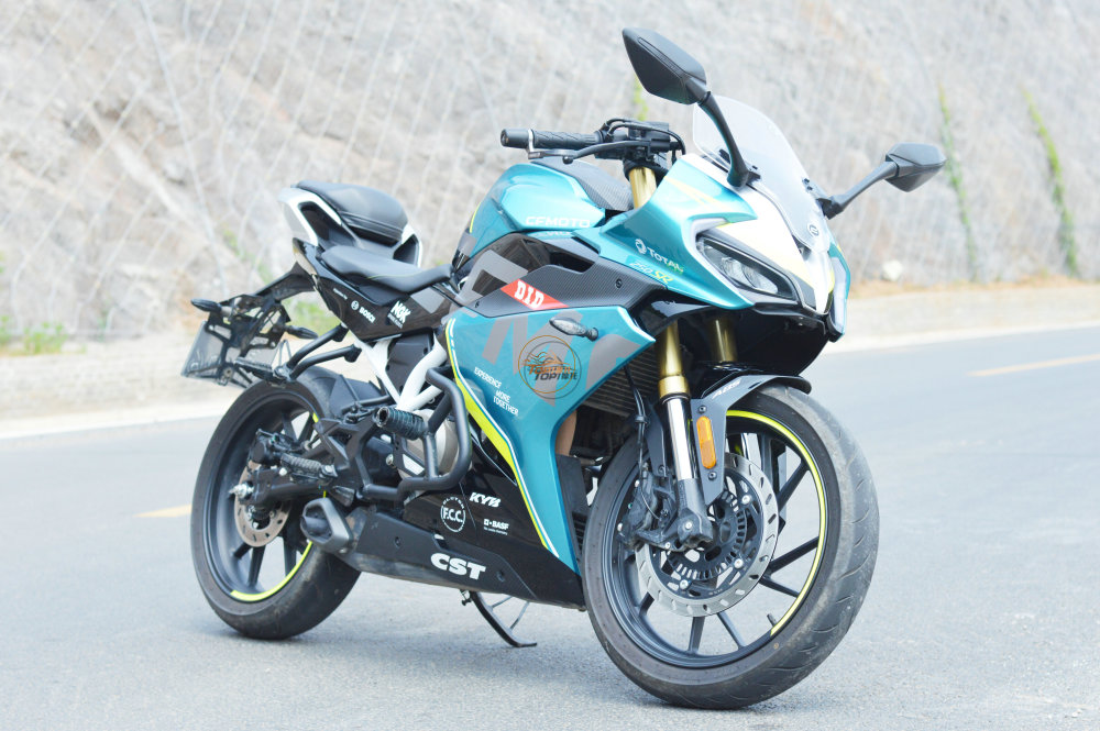 小姐姐聊车春风250sr为什么能深得女骑士青睐