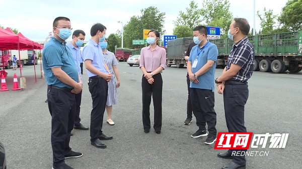 徐桢现场督导疫情防控工作时强调越是爬坡过坎的关键期越要坚持严的
