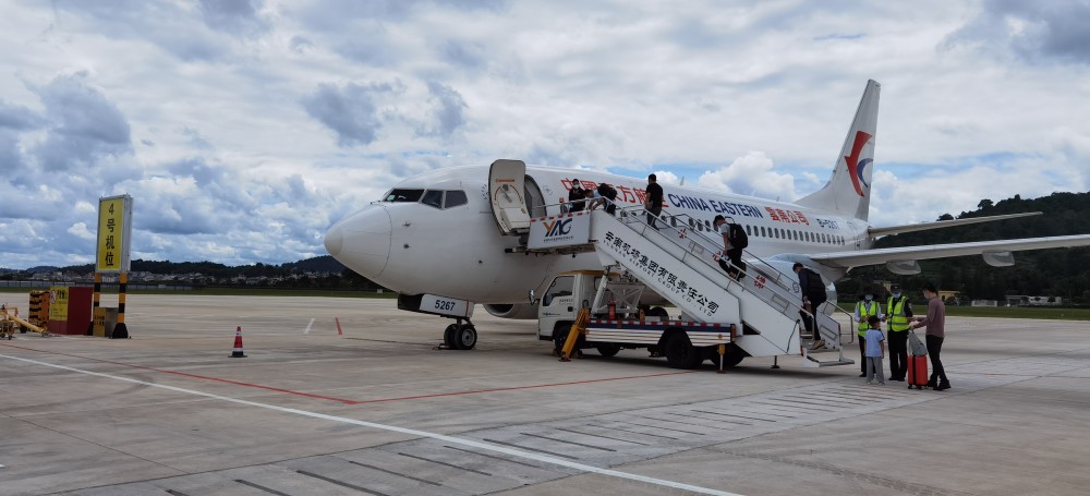 普洱思茅机场过渡性改扩建新站坪正式投入使用