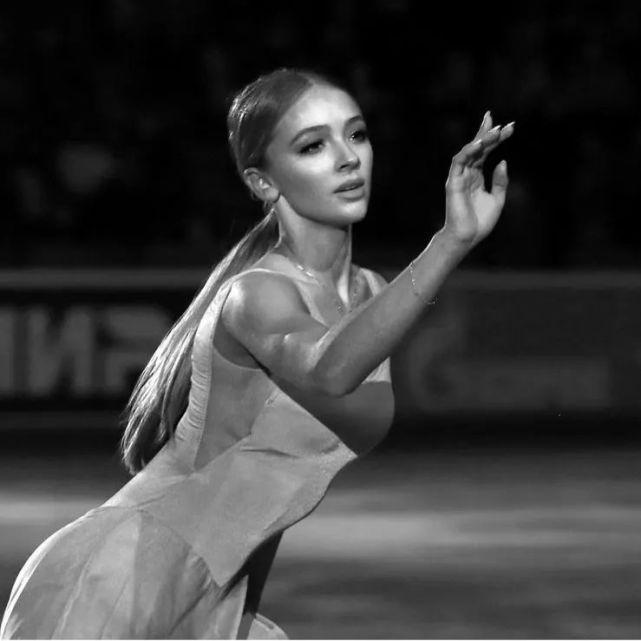 ins:aleksandrastepanova冰上天使,"这不就是迪士尼公主吗!