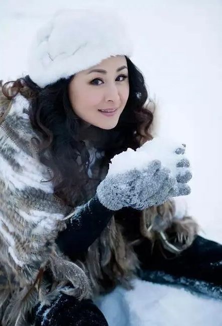 警方通报于月仙车祸,凌晨乘车撞上骆驼不幸遇难,丈夫与外界断联