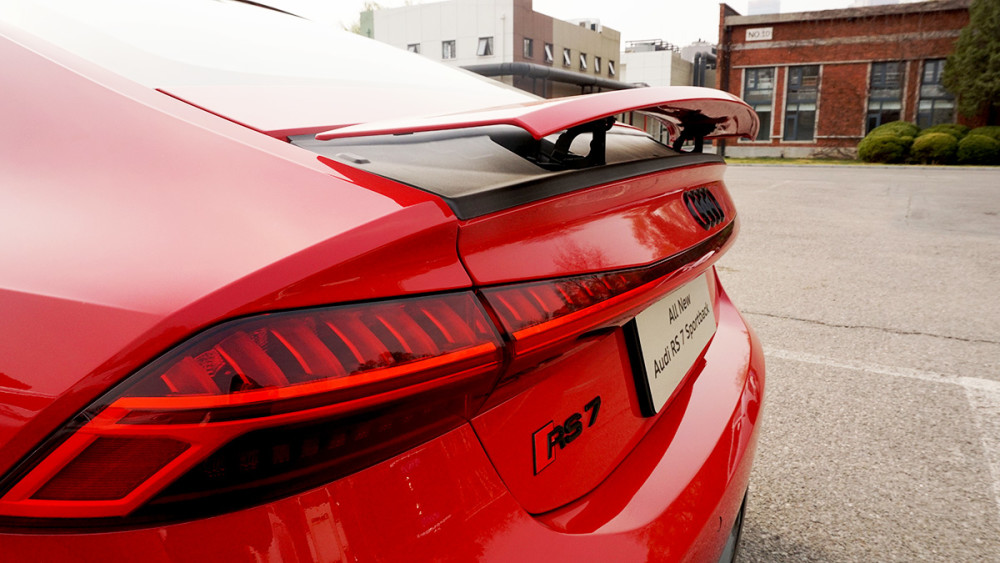 3.6秒破百 独乐不如众乐 dp试驾全新奥迪rs7