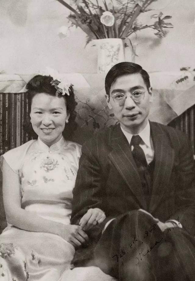 飞机坠毁前郭永怀大喊我的公文包警卫员立即和他拥抱在一起