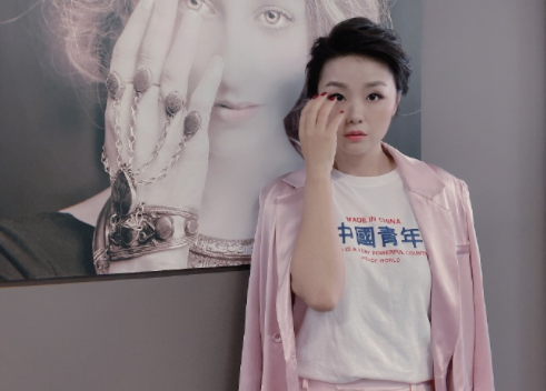 曾小贤的上司lisa榕现实中不仅才貌双全还嫁给了ceo