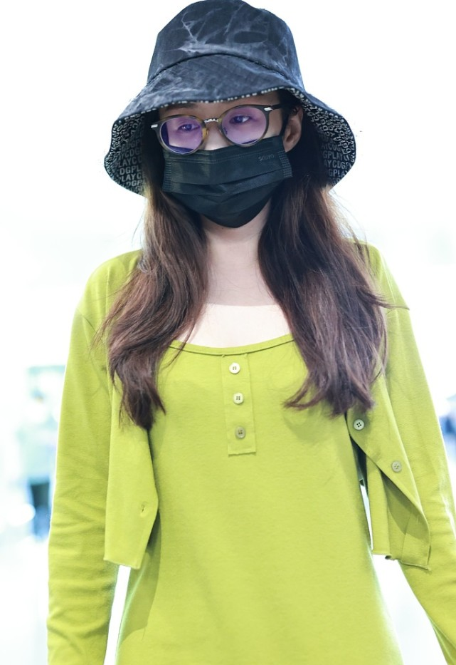 素颜的郑合惠子状态真好,身穿青果绿显"瓷白肤色",恬静清纯_腾讯新闻